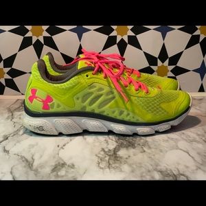 Under Armour Micro G Women’s Sneakers